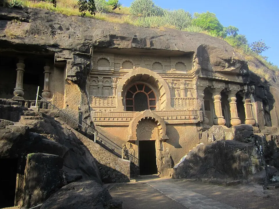 The Nashik caves: Rock cut Buddhist caves with inscriptions, among them Gautami Balashri's prashasti of Gautamiputra Satakarni.