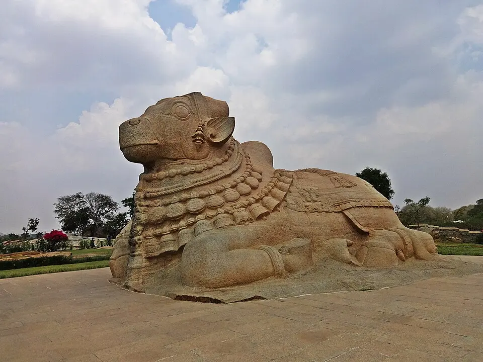 The Lepakshi Nandi: The monolithic Nandi at Lepakshi, about 4.5 m high, the largest in the country.