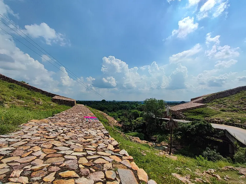 The cyclopean wall at Rajgir: Rajagriha, Magadha's first capital, was defensible, before Pataliputra's riverine location proved better for expansion.