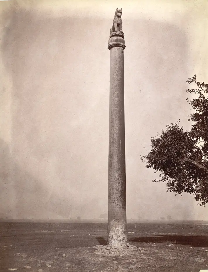 Ashokan pillar at Lauriya Nandangarh with a single lion capital