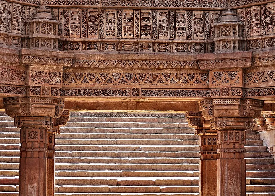 Adalaj stepwell: The five storey stepwell of 1499, completed under Mahmud Begarha, with Hindu, Jain and Islamic motifs together.