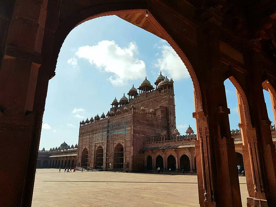 The Buland Darwaza at Fatehpur Sikri, a towering arched gateway above a flight of steps