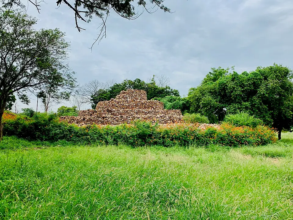 Nagarjunakonda: An important site of Buddhist activity under the Satavahanas and their successors, the Ikshvakus.