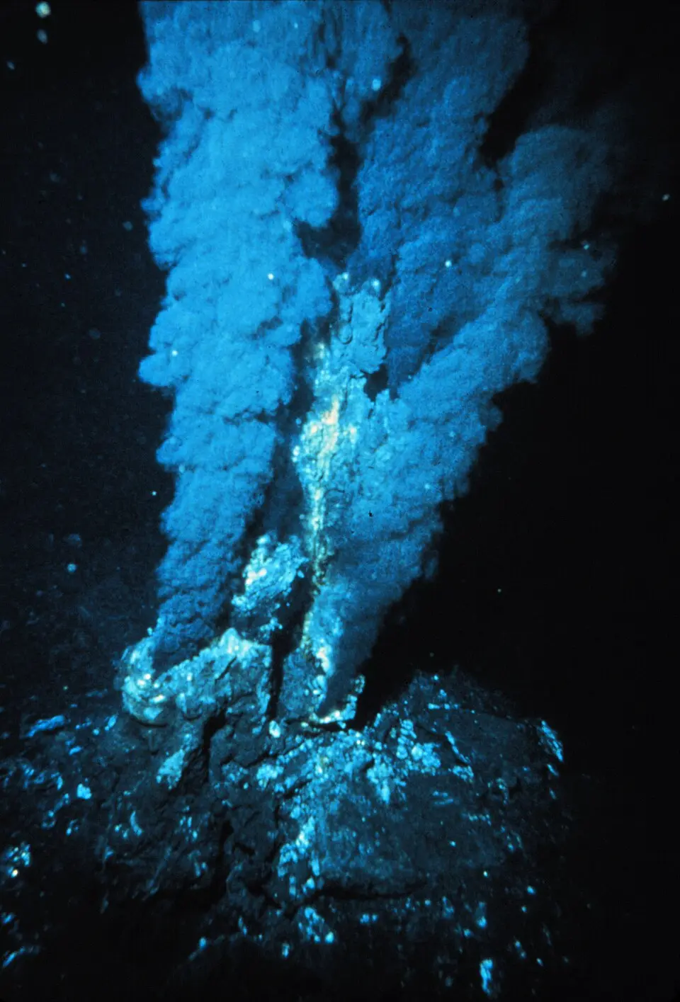 Black smoker hydrothermal vent in the Atlantic Ocean