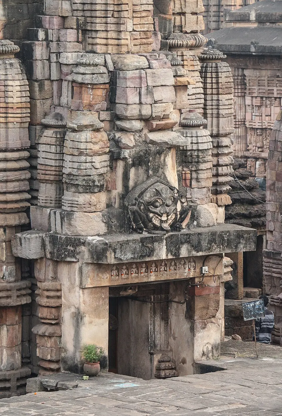 The Lingaraja, Bhubaneswar: A Nagara temple of the Somavamshis, 11th century, with a 180 foot shikhara.