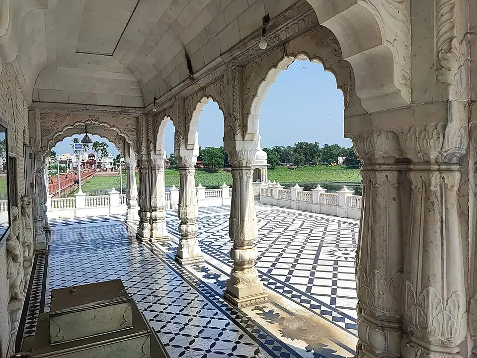 Pavapuri: the Jal Mandir: Mahavira died at Pavapuri, in Bihar.