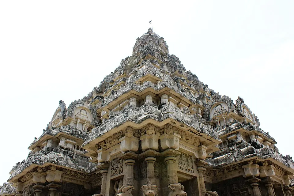 The Kailasanatha, Kanchipuram: Rajasimha's temple, about 700 to 728, the first great free standing Dravida temple.