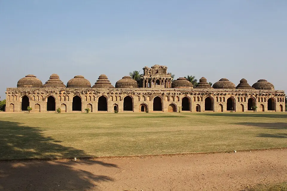 The Elephant Stables: Eleven domed chambers of alternating design with a central pavilion.