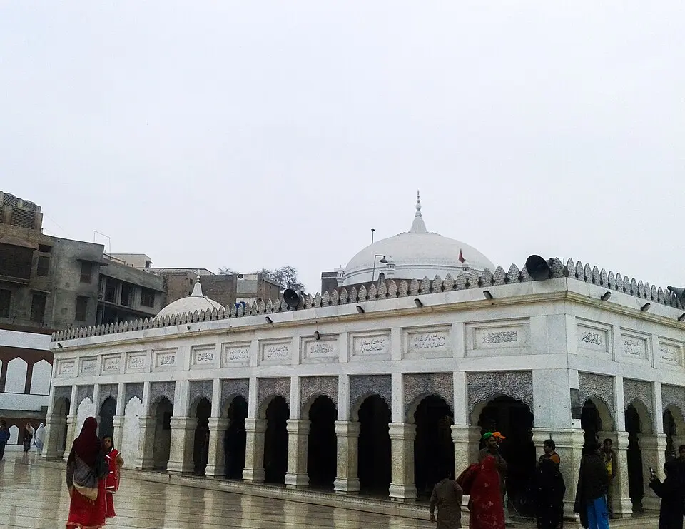 Baba Farid's shrine at Pakpattan: The shrine of Baba Farid at Pakpattan, the old Ajodhan, from which he carried the Chishti order into the Punjab.